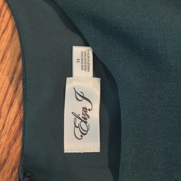 Eliza J Green A-Line Dress with Bell Sleeves Crochet Inlay Fit And Flare Sz 14 - Picture 6 of 8